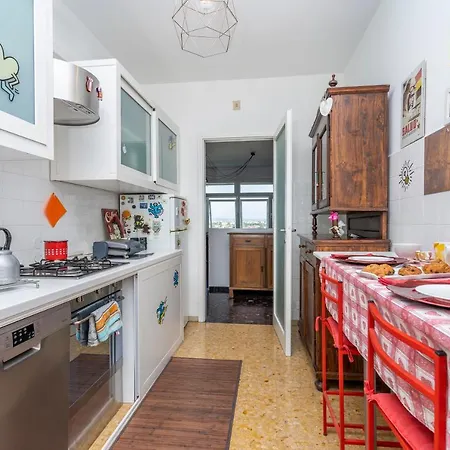 Viale Venezia Huge Red *