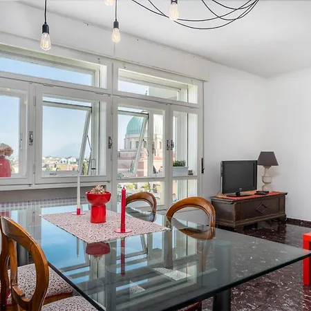 Viale Venezia Huge Red Apartman Udine