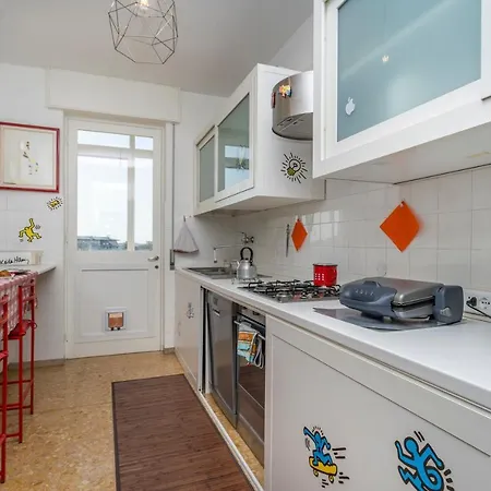 Viale Venezia Huge Red 乌迪内